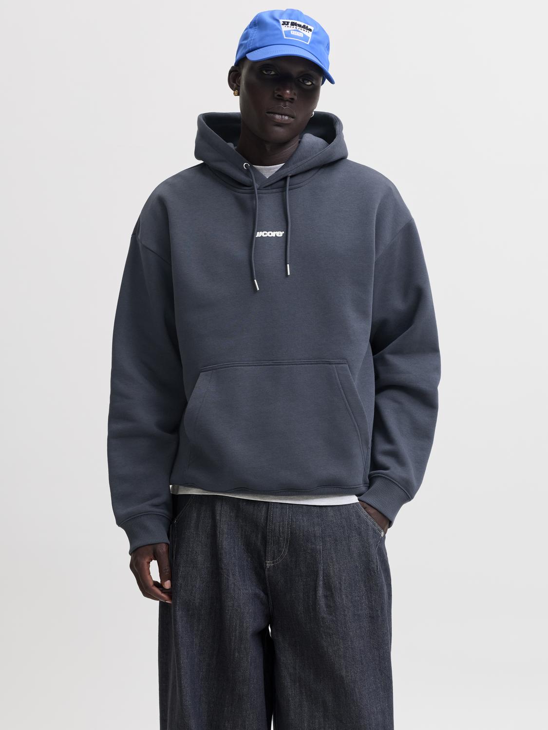 model_shot-front